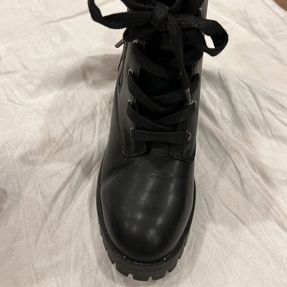 Madden Girl Lace Up Zip Up Black Boots Combat Style Size 6 - Picture 7 of 7